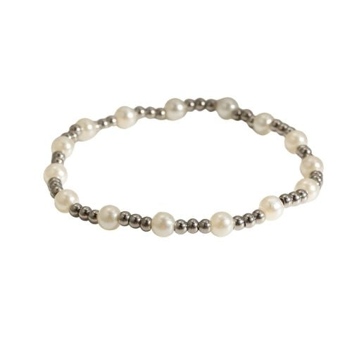 Pearl beaded bracelet