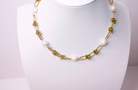 Luna Necklace