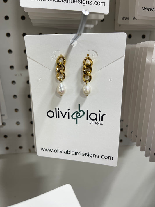 Pearl drop earrings